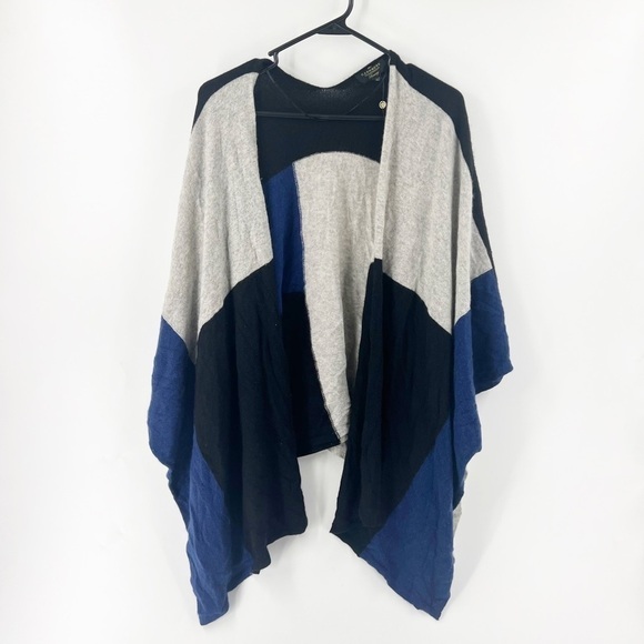 ✅NWOT Charter Club Color-blocked Cashmere Wrap OS Color Classic Black/BLUE Combo - Picture 1 of 7